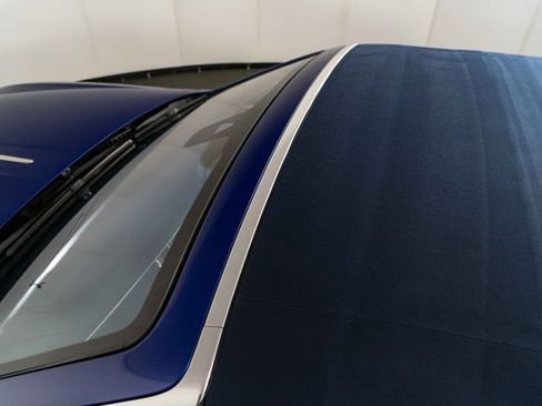 Used 2017 Rolls-Royce Dawn RWD image 36