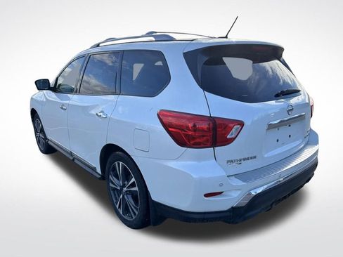 Used 2018 Nissan Pathfinder Platinum image 9
