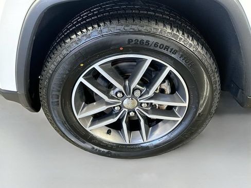 Used 2017 Jeep Grand Cherokee Limited AWD/4WD image 15