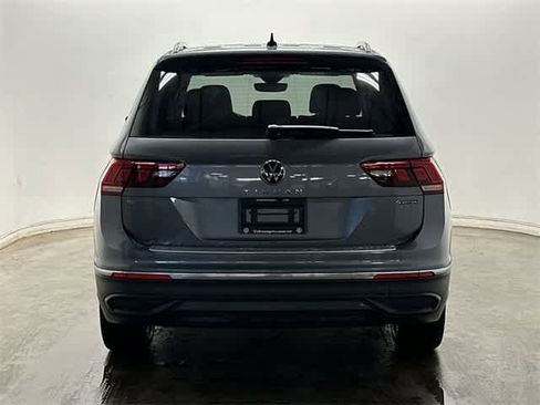 Certified 2022 Volkswagen Tiguan SE w/ Panoramic Sunroof Package image 5