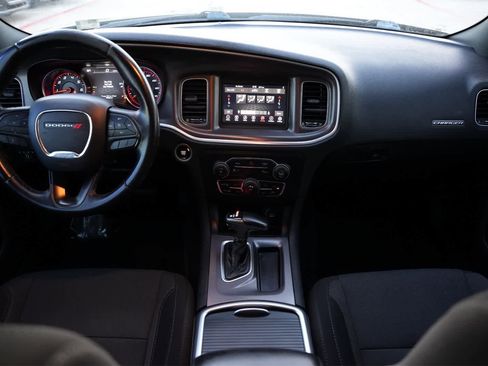 Used 2019 Dodge Charger SXT image 7