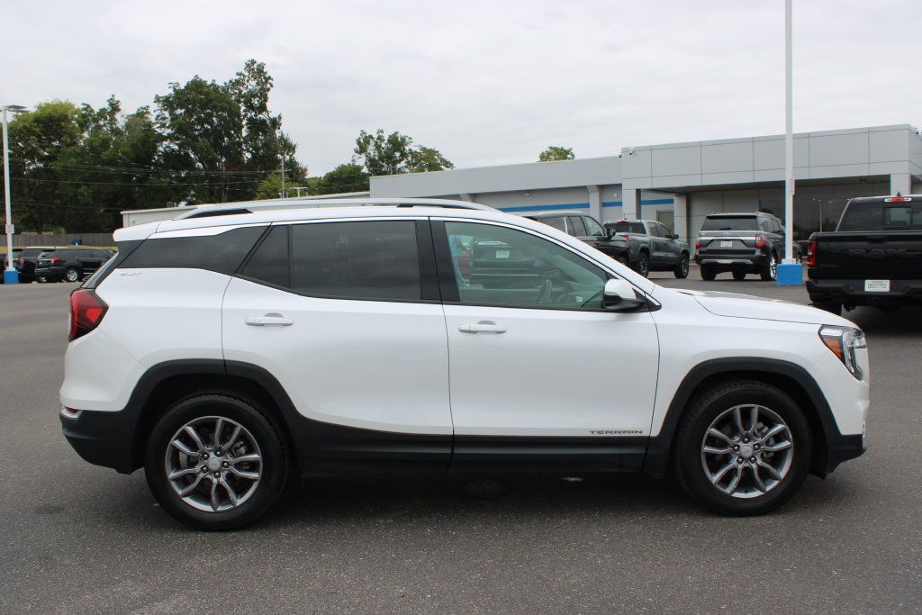 Used 2023 GMC Terrain SLT FWD image 11