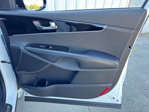 Used 2019 Kia Sorento SX w/ SX Touring Package image 48