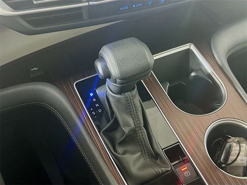 Used 2024 Toyota Sienna LE image 16