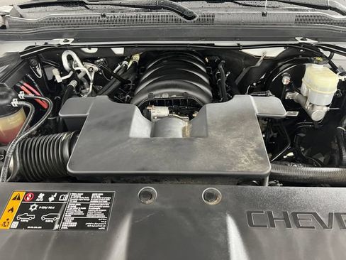 Used 2019 Chevrolet Suburban Premier RWD image 23