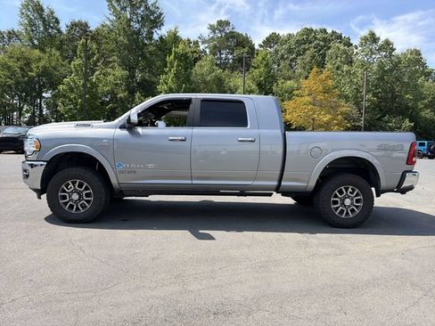 Used 2022 RAM 2500 Limited AWD/4WD image 2
