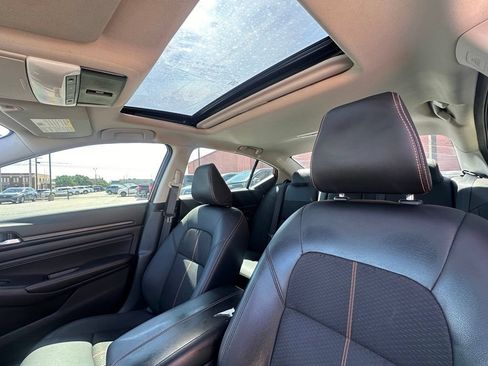 Used 2021 Nissan Altima 2.5 SR w/ SR Premium Package FWD image 13