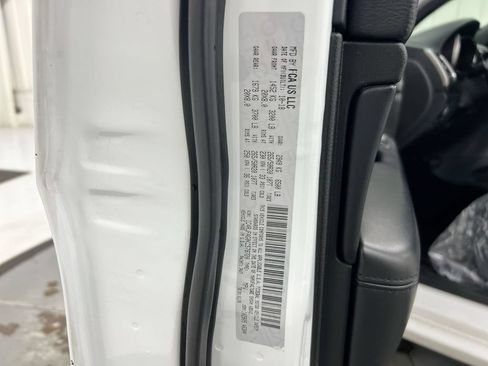 Used 2019 Jeep Grand Cherokee Altitude AWD/4WD image 28
