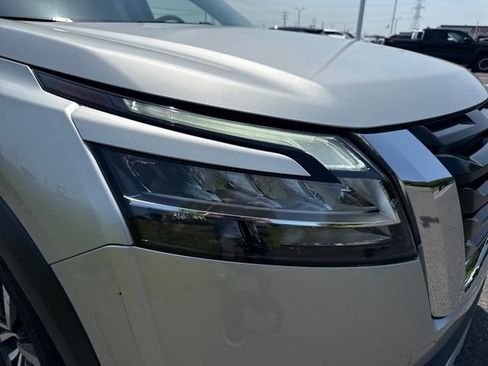 Used 2022 Nissan Pathfinder Platinum w/ Cargo Package AWD/4WD image 12