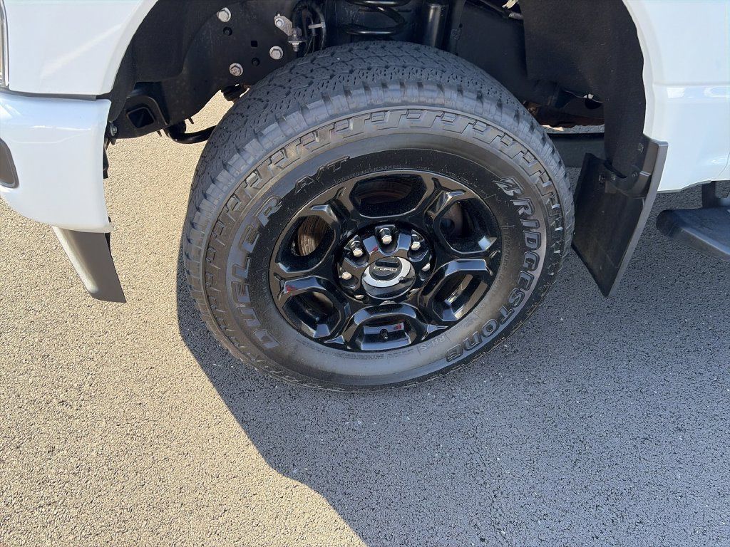 Used 2024 Ford F250 XL w/ STX Appearance Package AWD/4WD image 10