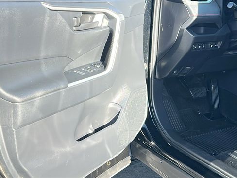 Certified 2021 Toyota RAV4 SE image 23