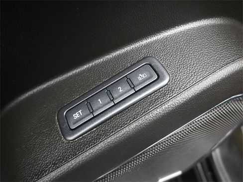 Used 2018 GMC Yukon SLT w/ Premium Edition image 21