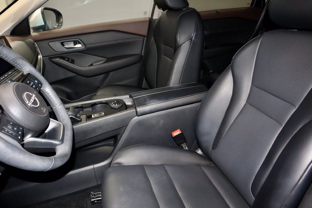 Certified 2023 Nissan Rogue SV w/ SV Premium B Package AWD/4WD image 23