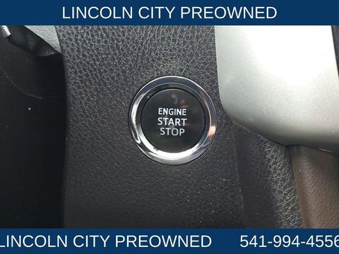 Used 2018 Toyota Highlander XLE image 23