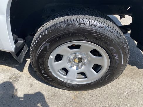 Used 2020 Chevrolet Colorado LT w/ Safety Package RWD image 17