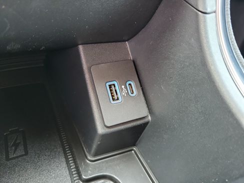 Used 2024 Ford Edge Titanium w/ Equipment Group 301A AWD/4WD image 18