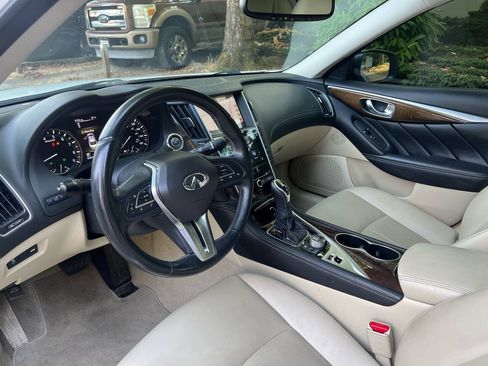 Used 2019 INFINITI Q50 Luxe w/ Essential Package (3.0T Luxe) AWD/4WD image 15