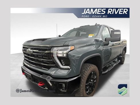 Used 2025 Chevrolet Silverado 2500 LT w/ Trail Boss Package AWD/4WD image 1