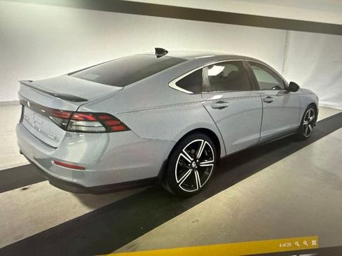 Used 2023 Honda Accord Sport image 6