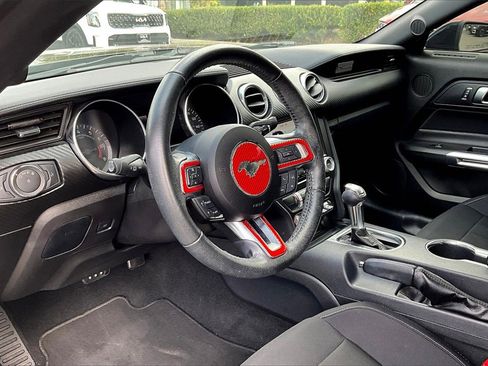 Used 2021 Ford Mustang Coupe image 9