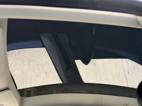 Used 2021 Tesla Model Y Long Range AWD/4WD image 21