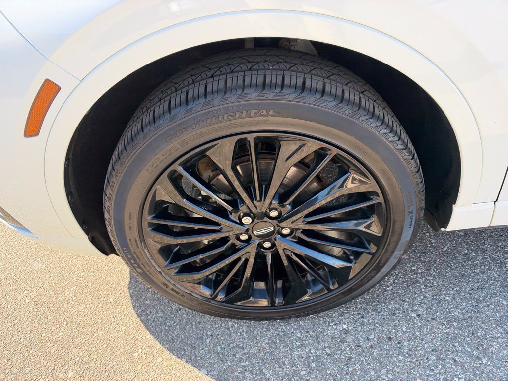 Used 2023 Lincoln Corsair Reserve w/ Equipment Group 201A AWD/4WD image 9