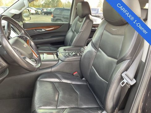 Used 2018 Cadillac Escalade ESV Luxury image 15