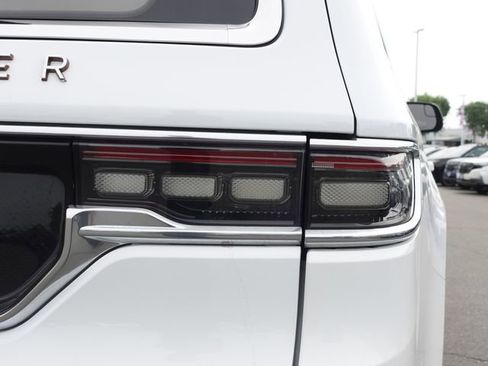 Used 2023 Jeep Grand Wagoneer Series III w/ HD Trailer Tow Package AWD/4WD image 7