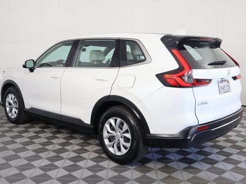 Used 2023 Honda CR-V LX image 4