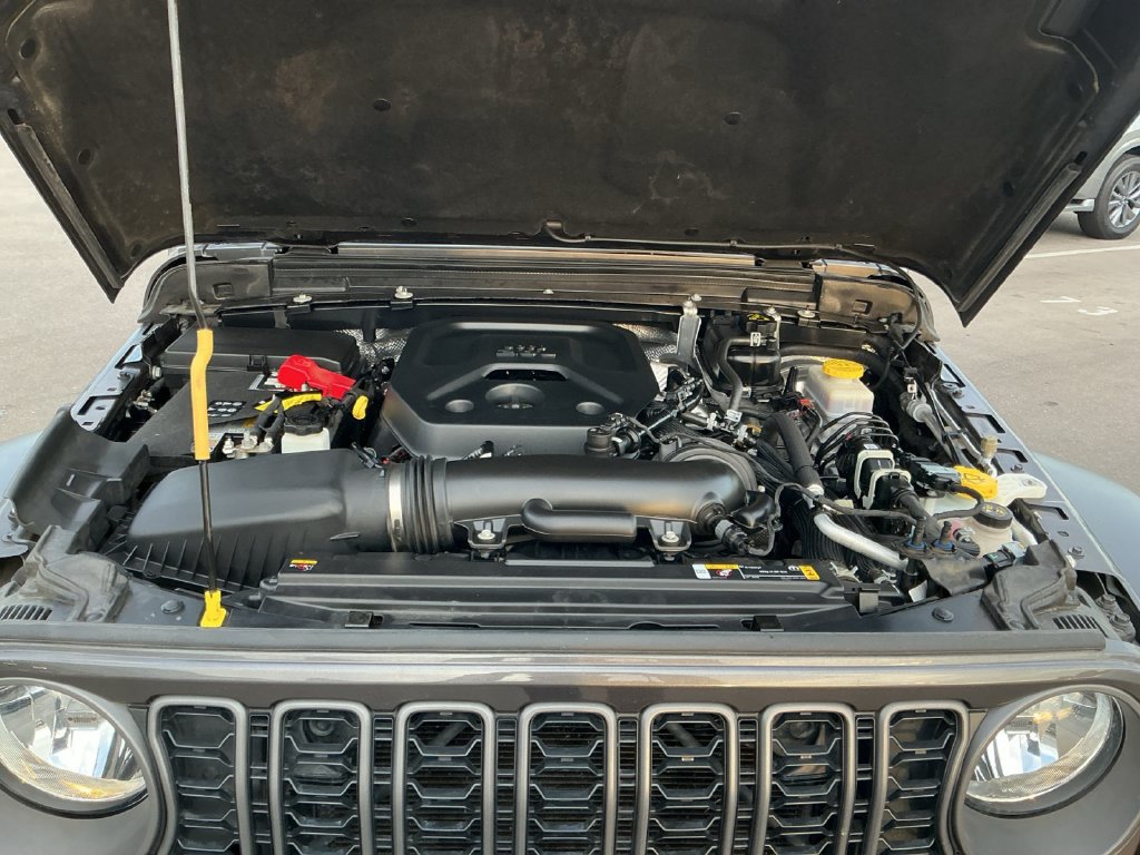 Used 2025 Jeep Wrangler Unlimited Sport AWD/4WD image 30