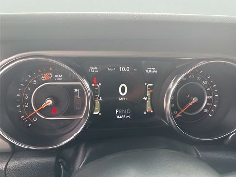Used 2023 Jeep Wrangler Unlimited Sahara w/ Cold Weather Group AWD/4WD image 17