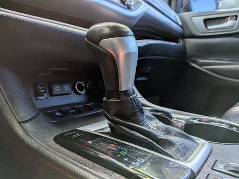 Used 2017 Toyota Highlander SE image 13