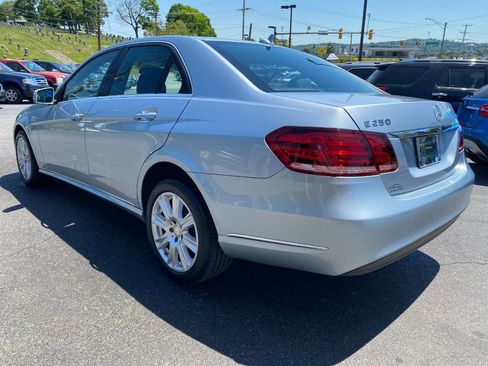 Used 2014 Mercedes-Benz E 250 BlueTEC 4MATIC Sedan w/ Premium 1 Package image 5
