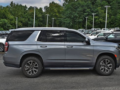 Used 2022 Chevrolet Tahoe LT w/ Luxury Package AWD/4WD image 6