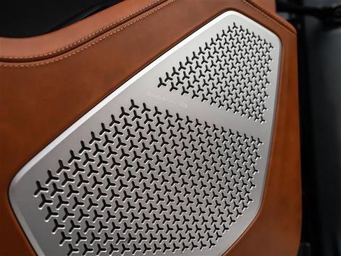 Used 2019 Lamborghini Urus image 28