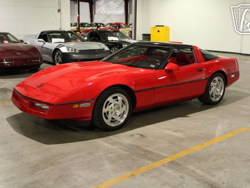 Used 1990 Chevrolet Corvette Coupe image 14