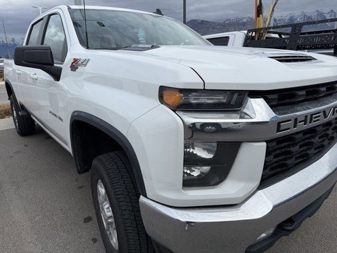 Used 2020 Chevrolet Silverado 2500 LT w/ Convenience Package image 4