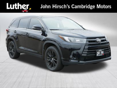 Used 2019 Toyota Highlander SE