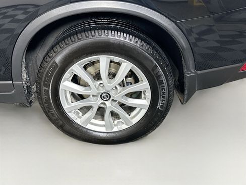 Used 2017 Nissan Rogue SV FWD image 11