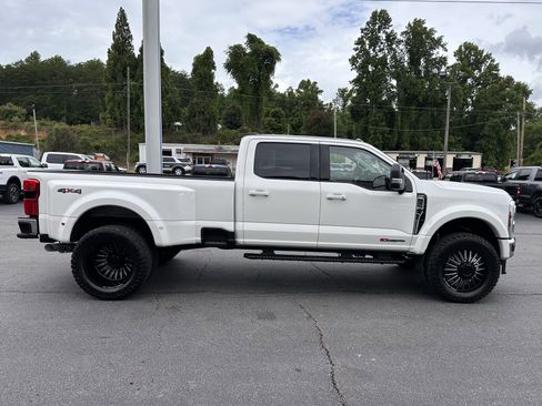 Used 2026 Ford F450 Lariat w/ Lariat Premium Package AWD/4WD image 5