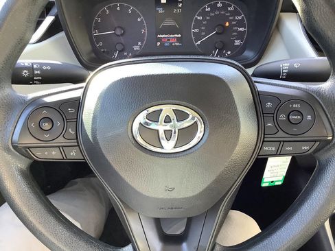 Used 2024 Toyota Corolla LE image 35