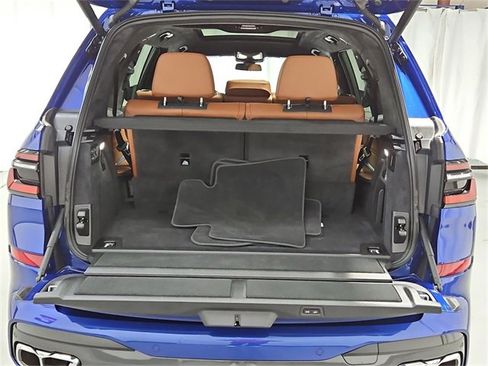 Used 2025 BMW X7 M60i image 58