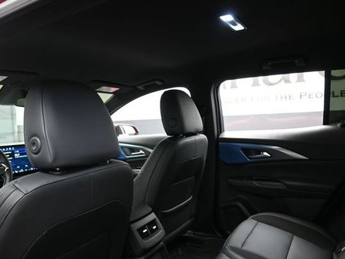 Used 2024 Chevrolet Equinox EV LT w/ LPO, Active Package AWD/4WD image 24