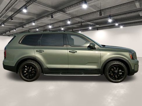 Used 2025 Kia Telluride AWD image 17