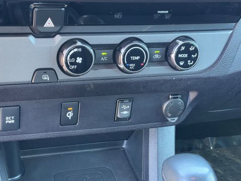 Used 2017 Toyota Tacoma TRD Sport w/ Tow Package image 24