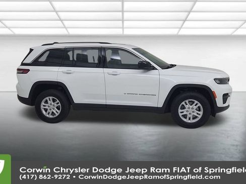 Certified 2023 Jeep Grand Cherokee Laredo w/ Luxury Tech Group I image 17