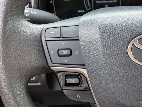 Used 2025 Toyota Camry LE w/ Convenience Package FWD image 24