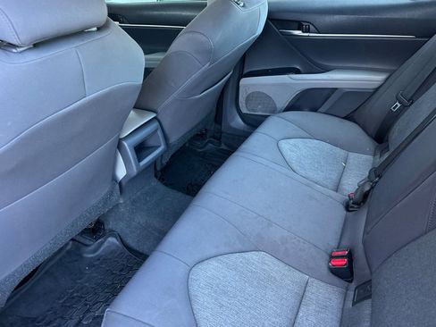 Used 2020 Toyota Camry LE FWD image 11