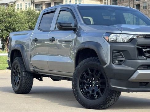 Used 2024 Chevrolet Colorado Trail Boss w/ Technology Package AWD/4WD image 3