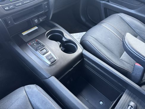 Used 2022 Honda Pilot TrailSport image 17